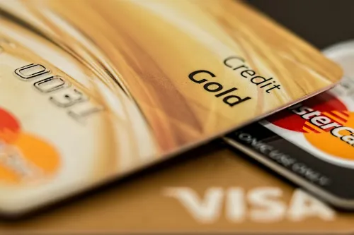 Wichtige Faktoren bei der Wahl einer Kreditkarte